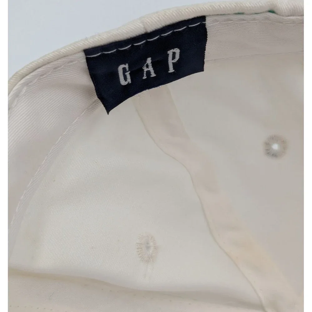 Authentic GAP Women’s White Hat Cap  Snapback Size Medium